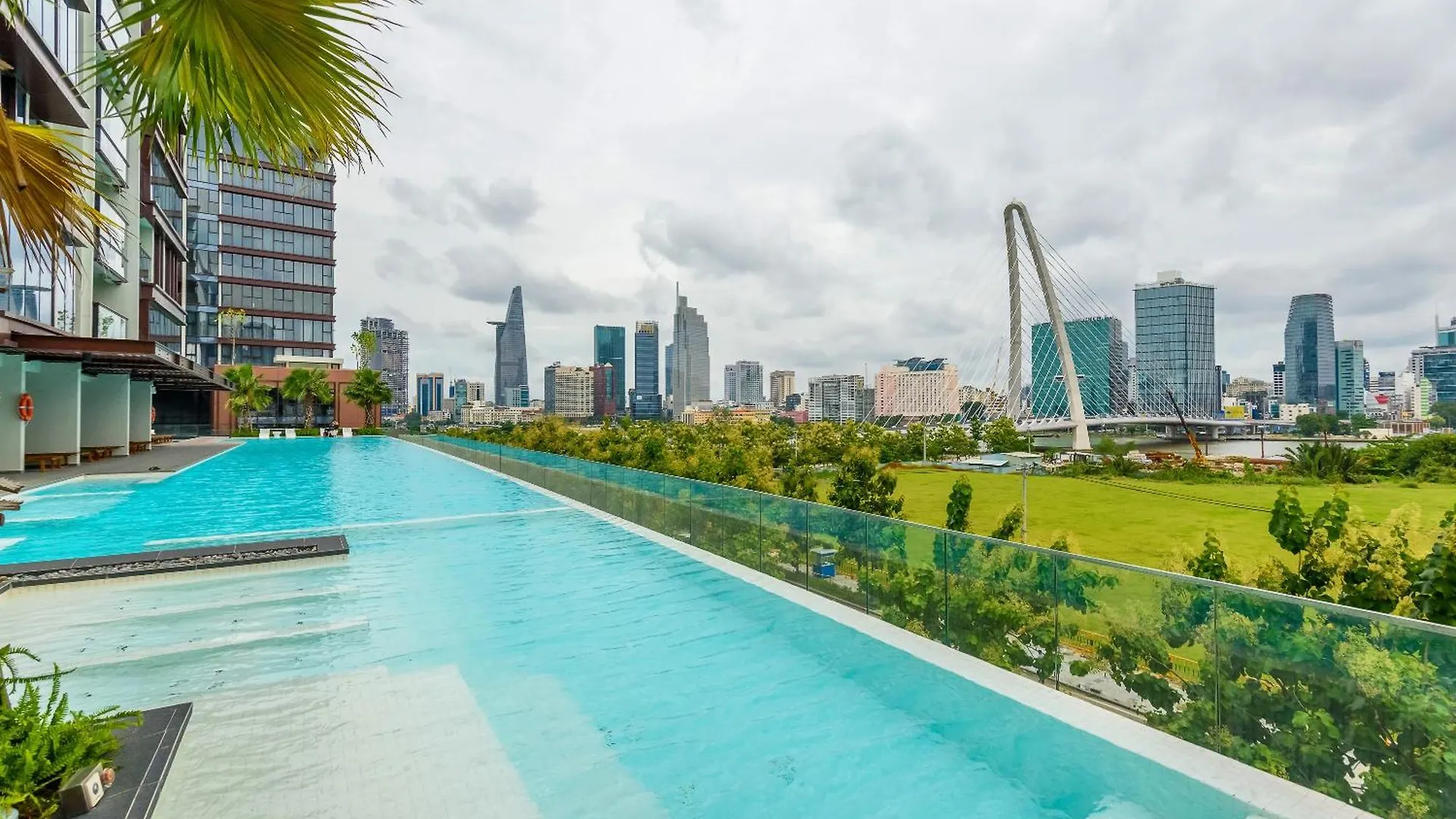 شقة مدينة هوشي منه Metropole Saigon Suites