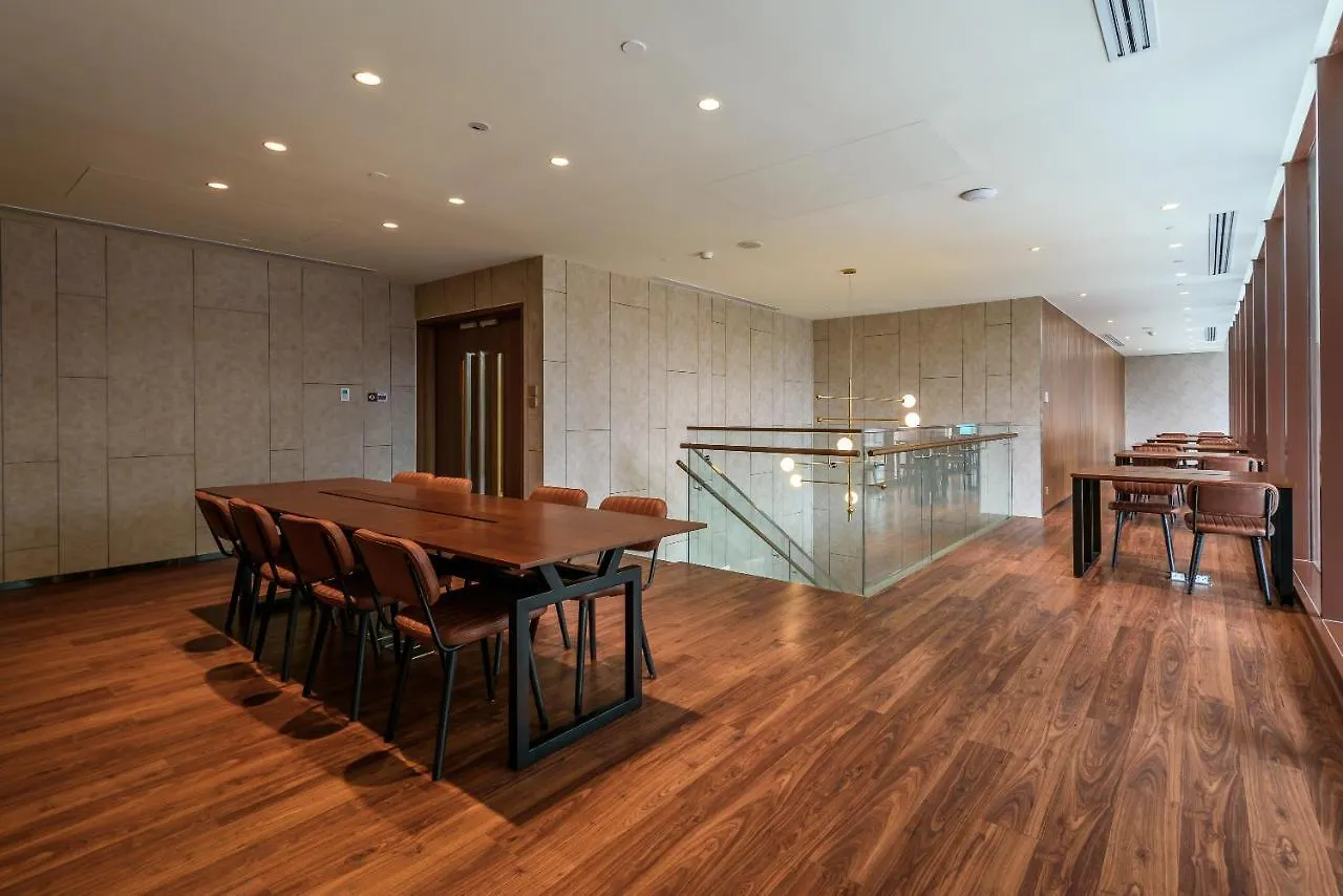 شقة مدينة هوشي منه Metropole Saigon Suites